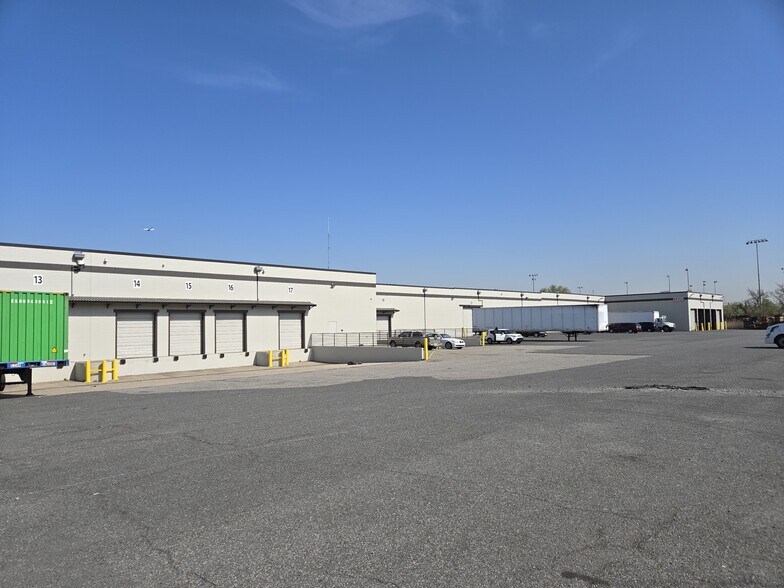 More Photos Of 45 Linden Ave E, Jersey City Warehouse For Lease