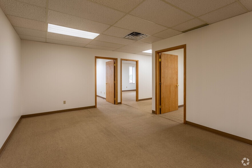 More Photos Of 6161 Busch Blvd, Columbus Office For Lease