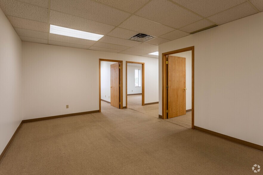 More Photos Of 6161 Busch Blvd, Columbus Office For Lease