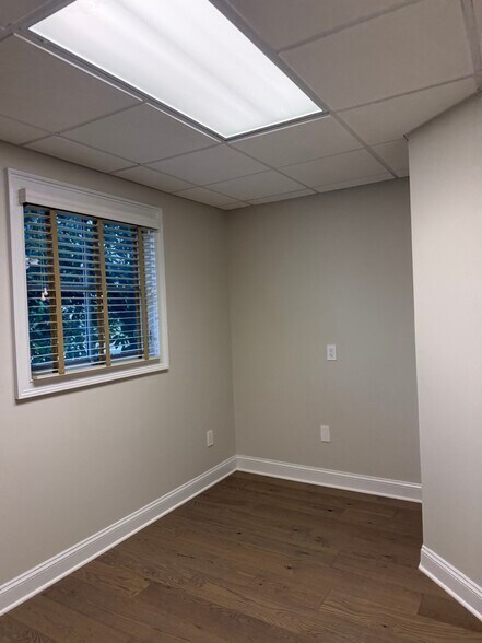 More Photos Of 215 Monmouth Rd, Oakhurst Office For Lease