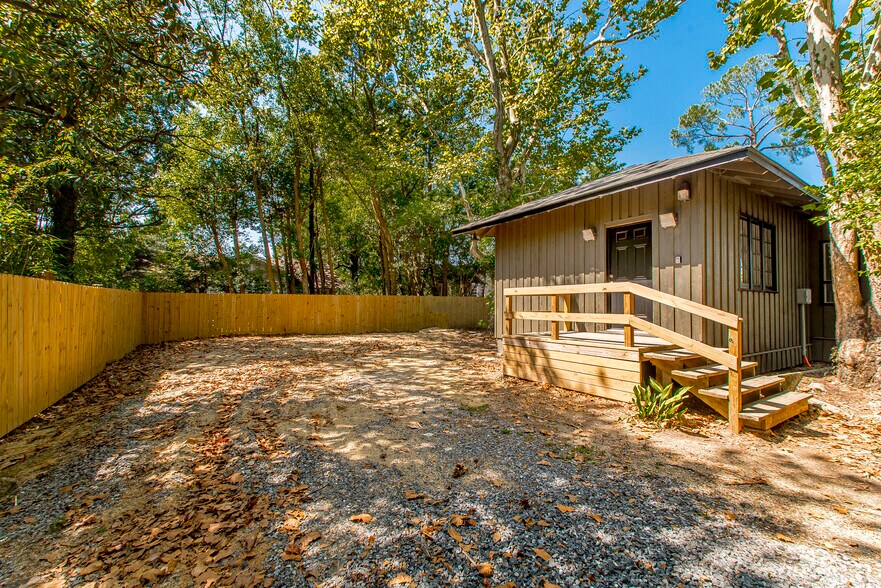 More Photos Of 302 Louisiana Ave, Bogalusa Office For Lease