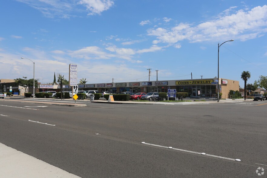 Primary Photo Of 2034-2060 W Lincoln Ave, Anaheim Unknown For Lease