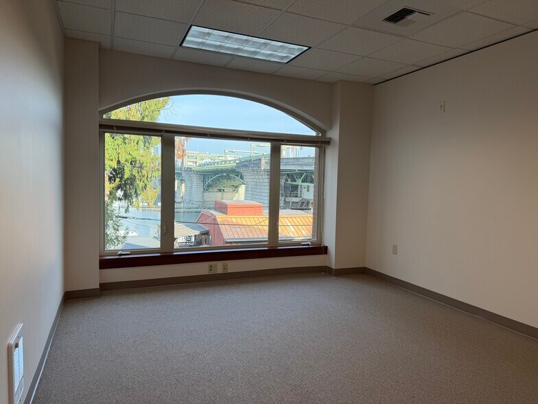 More Photos Of 3302 Fuhrman Ave E, Seattle Office For Lease