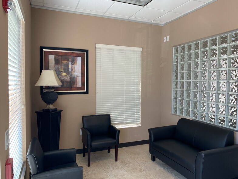 More Photos Of 14729 Highway 105 W, Montgomery Medical For Lease