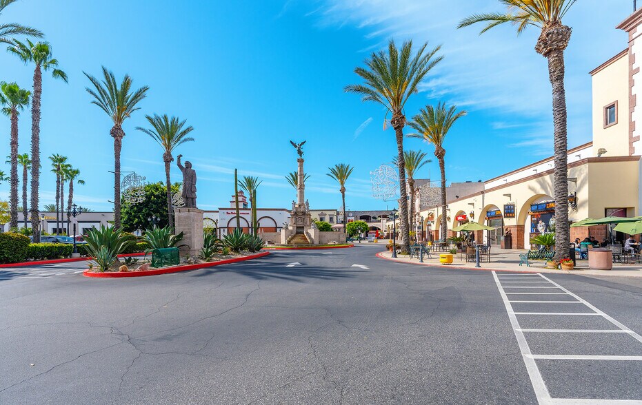 More Photos Of 11215-11389 Long Beach Blvd, Lynwood Unknown For Lease