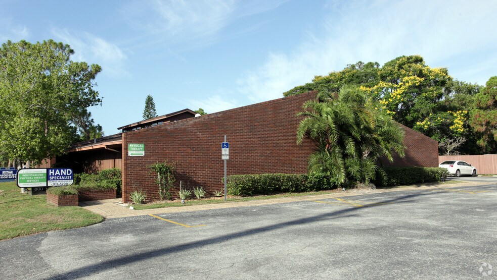 More Photos Of 1800-1810 S Tuttle Ave, Sarasota Medical For Lease