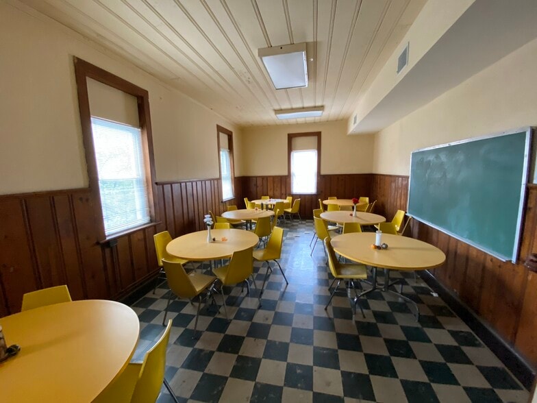 More Photos Of 947 Aisquith St, Baltimore Religious Facility For Sale