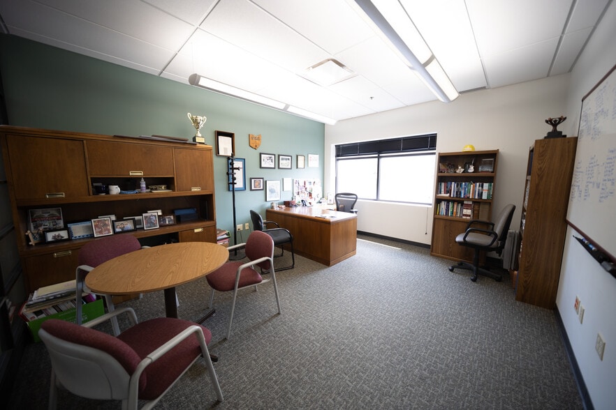 More Photos Of 835 Sharon Dr, Westlake Office For Sale