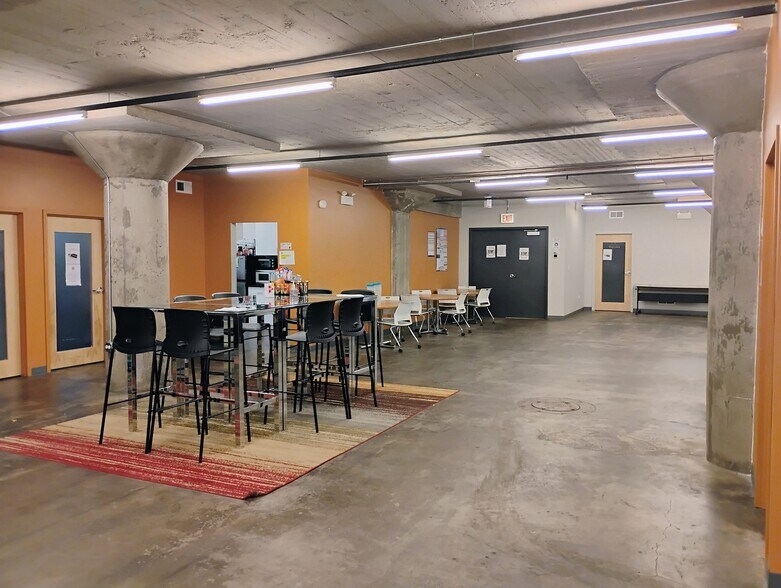 More Photos Of 2501 W Washington Blvd, Chicago Loft Creative Space For Lease