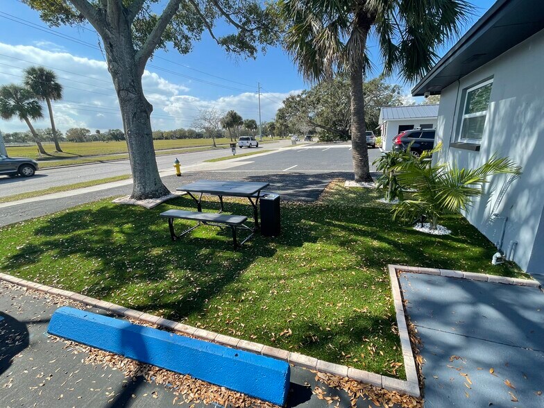 More Photos Of 5115 Memorial Hwy, Tampa Office For Lease