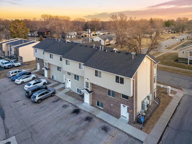 More Photos Of 215 Jewel Dr, Ames Multifamily For Sale