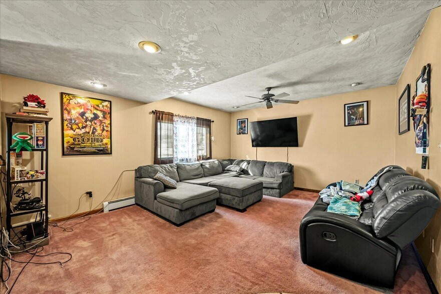 More Photos Of 750 Boulevard Ave, Dickson City Bar For Sale