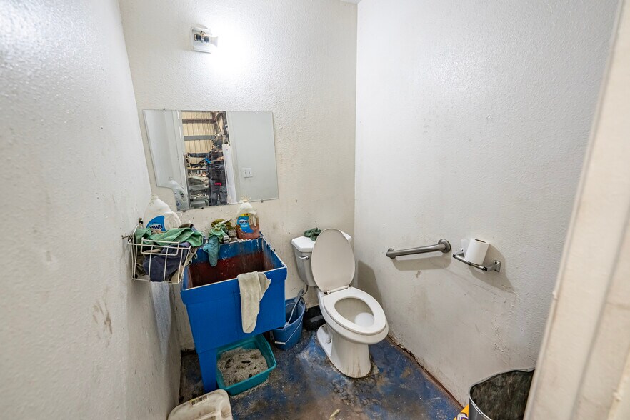More Photos Of 4120 AZ-68, Golden Valley Warehouse For Sale