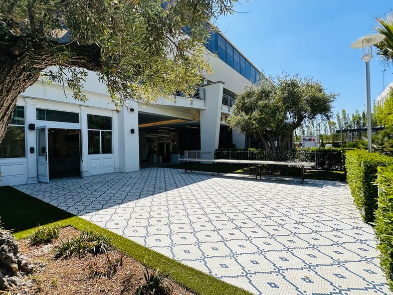 More Photos Of 2041 Rosecrans Ave, El Segundo Office For Lease