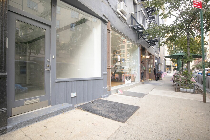 More Photos Of 205 W 20th St, New York Apartments For Lease