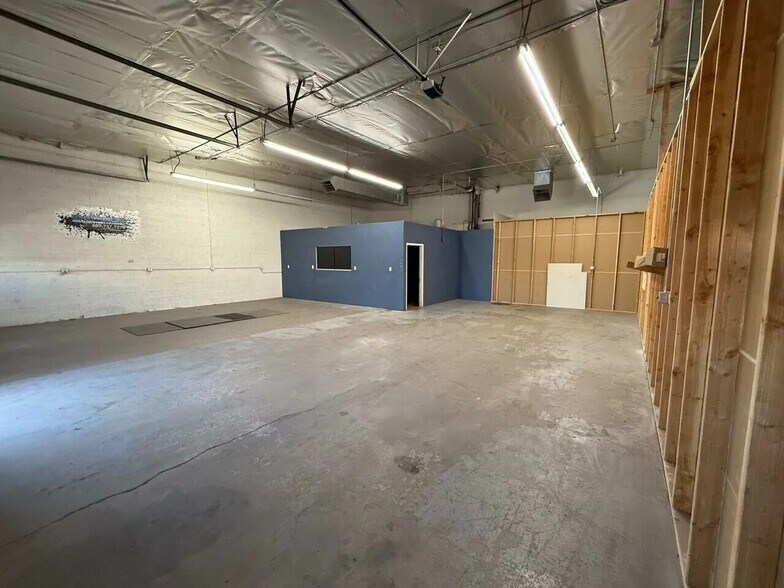 More Photos Of 2222 W Deer Valley Rd, Phoenix Service For Lease