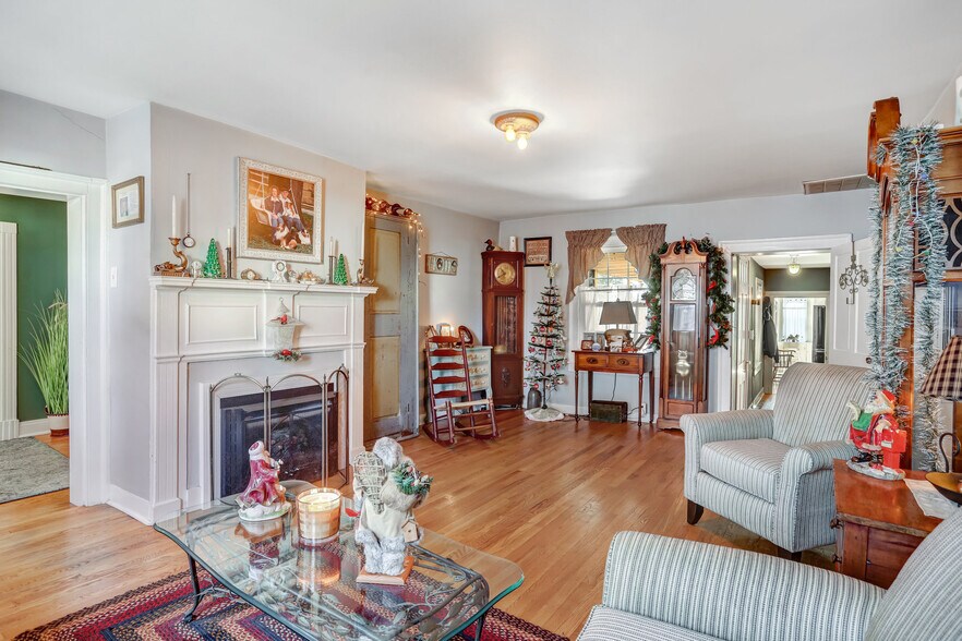 More Photos Of 104 N Main St, Boonsboro Apartments For Sale