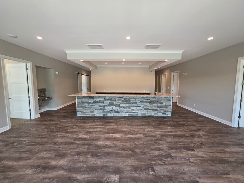 More Photos Of 196 Annette Dr, Benson Office For Sale