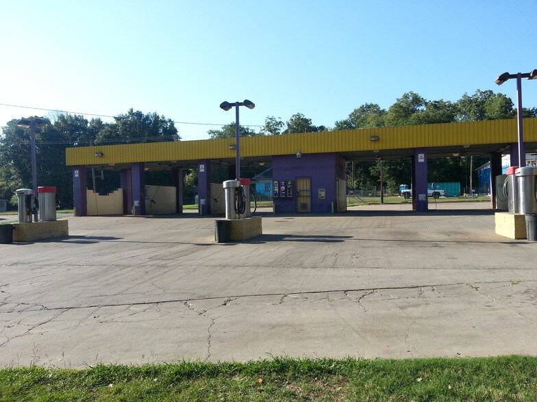 More Photos Of 1103 Bow St, Tyler Carwash For Sale