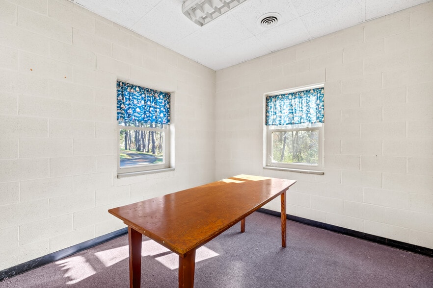 More Photos Of 334 N Oakland Ave, Statesville Specialty For Sale