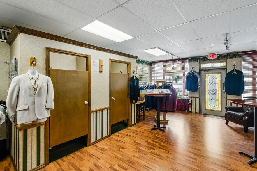 More Photos Of 4066 Broward Blvd, Fort Lauderdale Storefront Retail Office For Sale