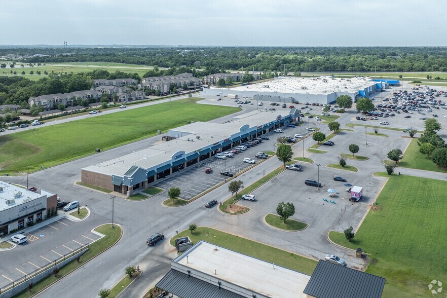 More Photos Of 6406-6450 S Elm Pl, Broken Arrow Storefront For Lease