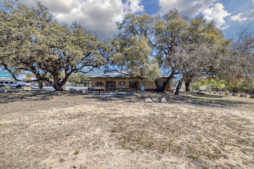 More Photos Of 49 Encino Dr, Concan Convenience Store For Sale