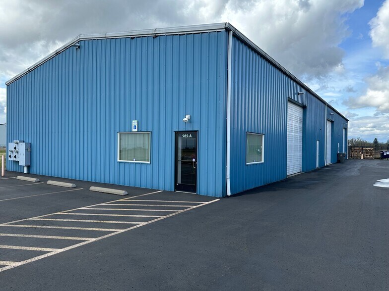 More Photos Of 985 NW Noble Dr, Estacada Warehouse For Lease