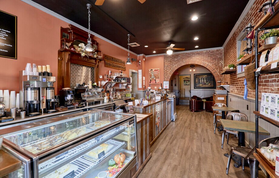 More Photos Of 214 E 1st St, Hermann Storefront Retail Residential For Sale