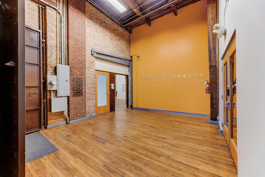 More Photos Of 600 W Cermak Rd, Chicago Loft Creative Space For Lease
