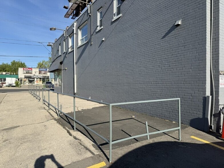 More Photos Of 3519 Bathurst St, Toronto Storefront Retail Residential For Lease