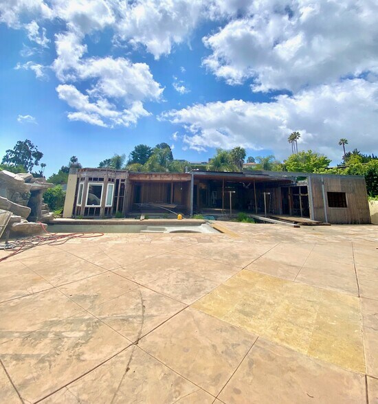 More Photos Of 16351 Sloan Dr, Los Angeles Land For Sale