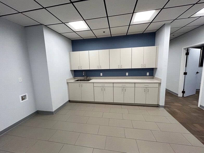 More Photos Of 5700 SW 34th St, Gainesville Office For Lease