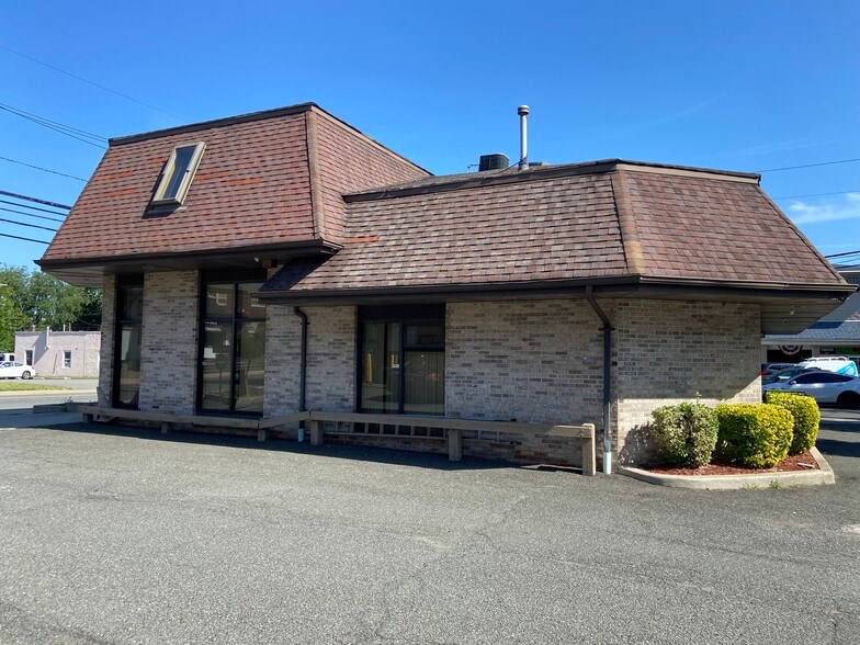 Primary Photo Of 253 S Washington Ave, Bergenfield Office For Lease