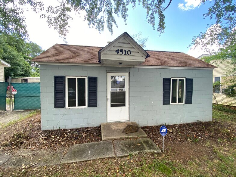 More Photos Of 4510 Old Pineville Rd, Charlotte Warehouse For Lease