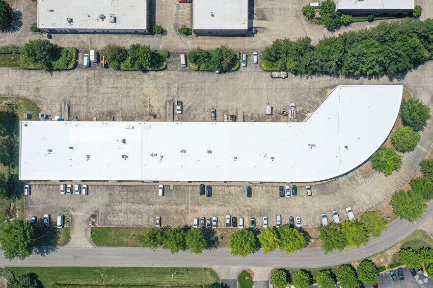 More Photos Of 236-252 Cahaba Valley Pky N, Pelham Light Manufacturing For Lease