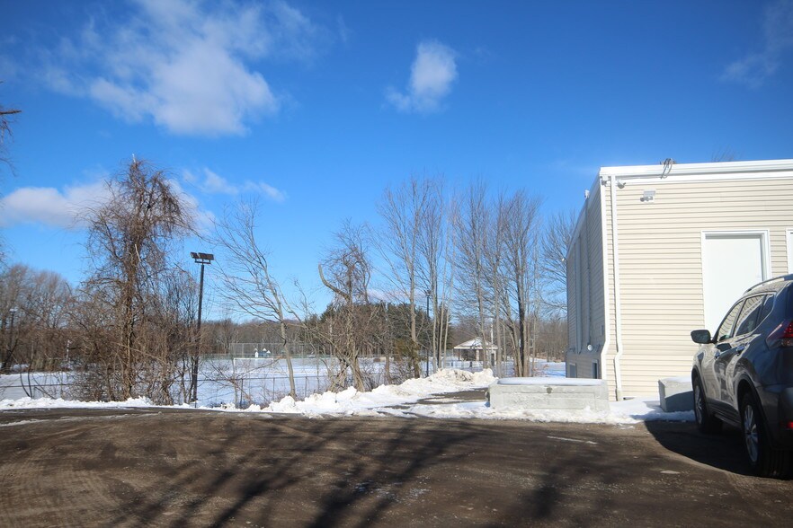 More Photos Of 49 Waterbury Rd, Prospect Storefront For Sale