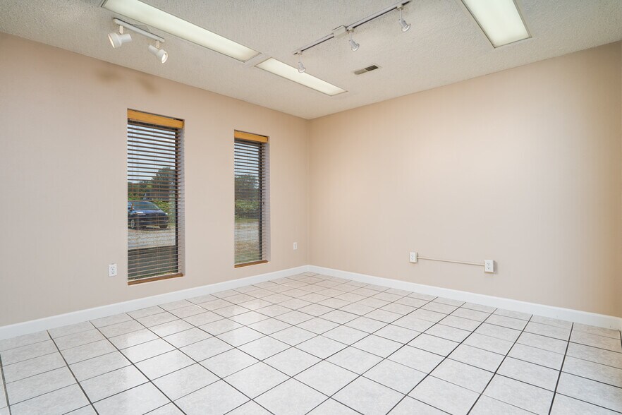 More Photos Of 4917 Maryville Rd, Granite City Medical For Sale