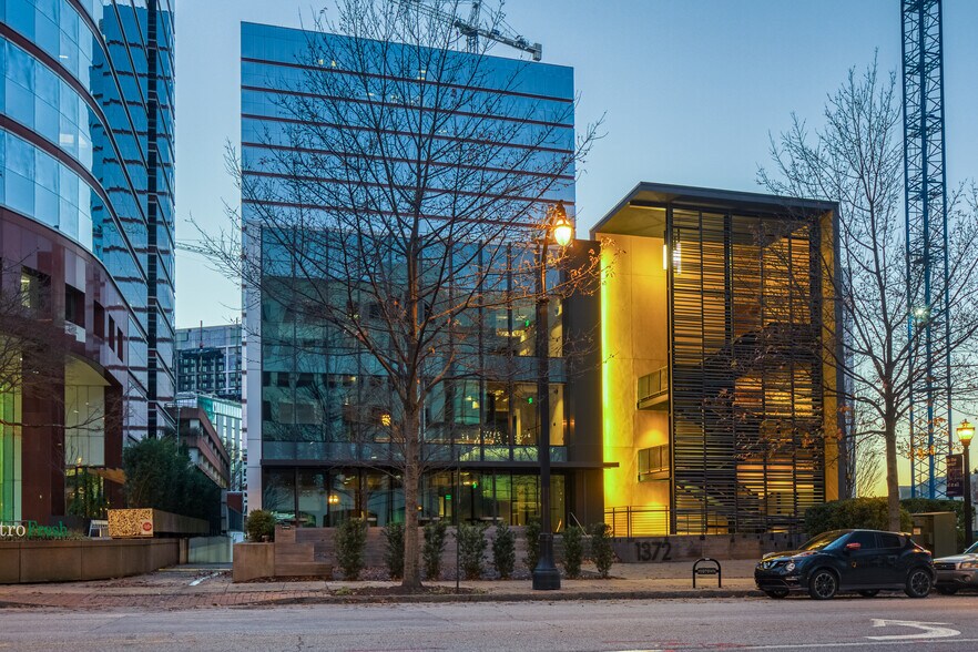 More Photos Of 1372 Peachtree St NE, Atlanta Coworking Space