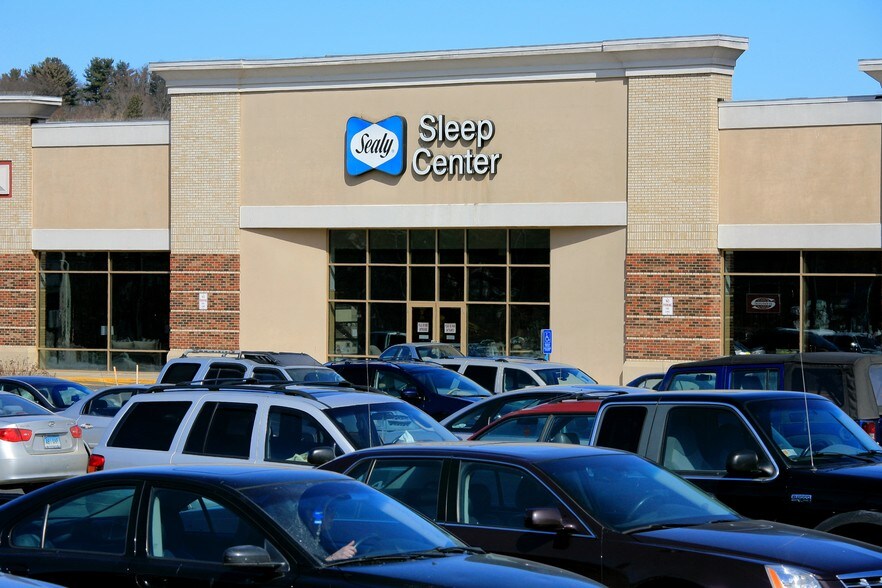 More Photos Of 410 Reidville Dr, Waterbury Freestanding For Lease