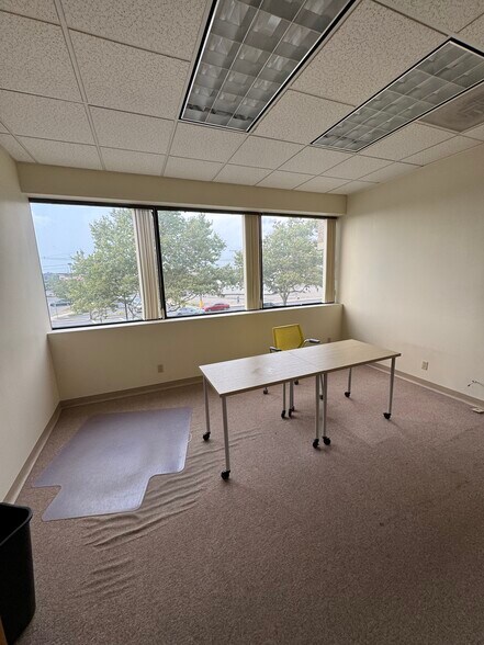 More Photos Of 100 Everett Ave, Chelsea Medical For Lease