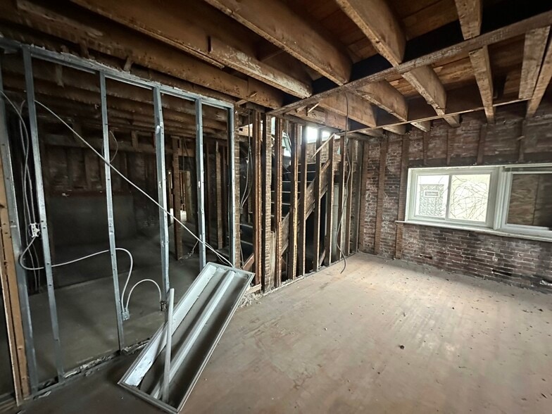 More Photos Of 2250 Military Rd, Tonawanda Warehouse For Sale