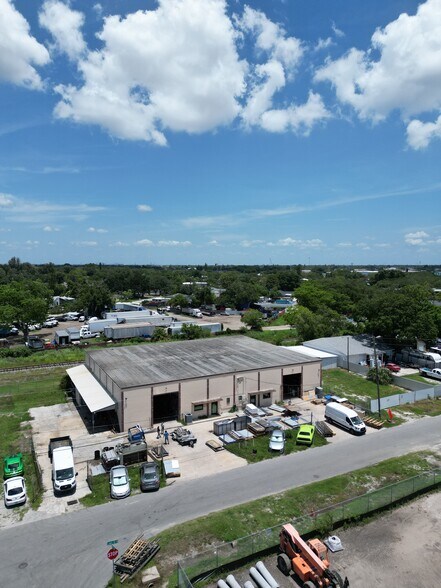 More Photos Of 4639 Lown St N, Saint Petersburg Manufacturing For Lease
