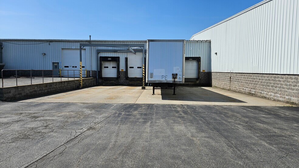 More Photos Of 6377 Dean Pky, Ontario Manufacturing For Lease