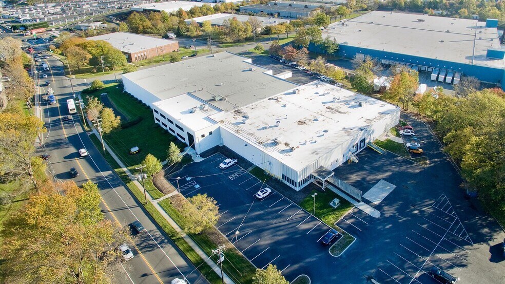 More Photos Of 2323 Randolph Ave, Avenel Warehouse For Lease