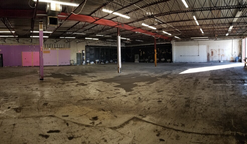 More Photos Of 55 Brook Ave, Deer Park Warehouse For Lease