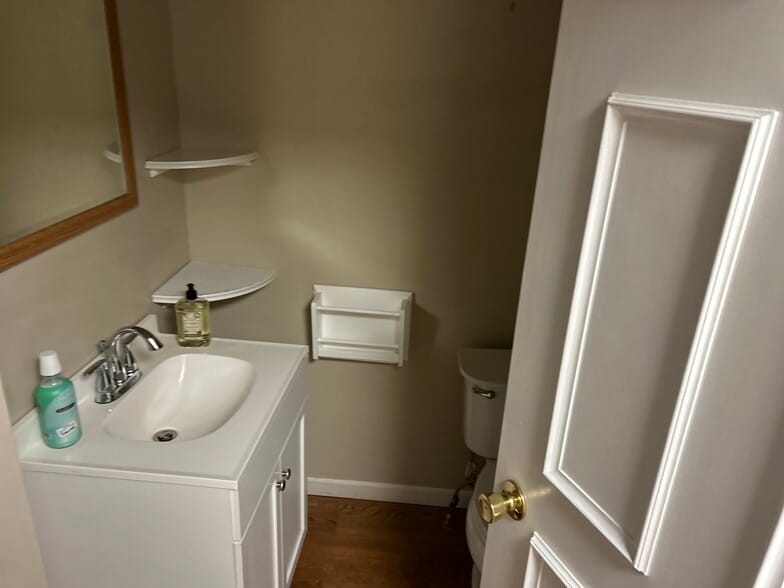 More Photos Of 5130 MacCorkle Ave SE, Charleston Office For Lease