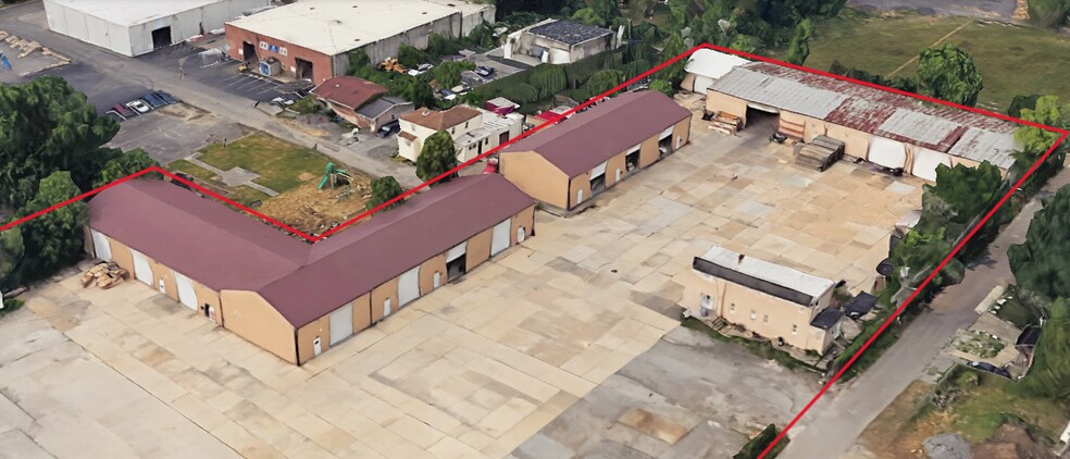 More Photos Of 8 Groce Ave, Glenolden Light Distribution For Lease