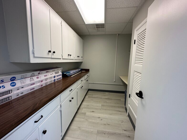 More Photos Of 1401 Applewood Dr, Dalton Medical For Lease
