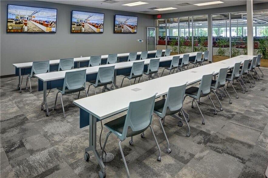 More Photos Of 1705 S Walton Blvd, Bentonville Office For Sale